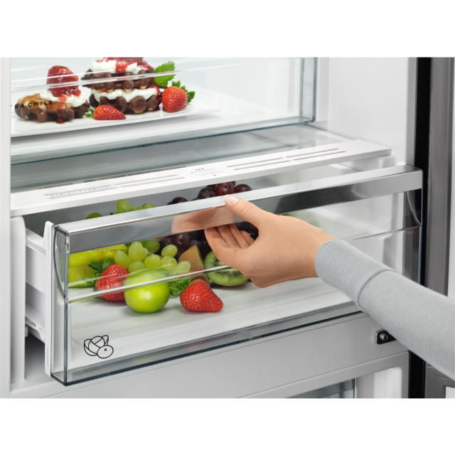 AEG RCB636E2MX 59.5cm 70/30  Fridge Freezer - Stainless Steel