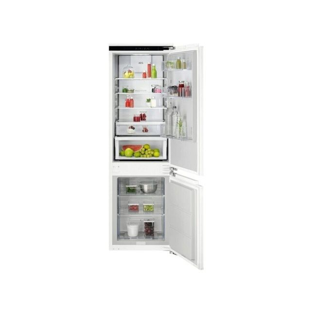 AEG TC6MS18FDF 
Integrated Frost Free Fridge Freezer. TwinTech, 70:30 Split, D Energy, 6000, Interna