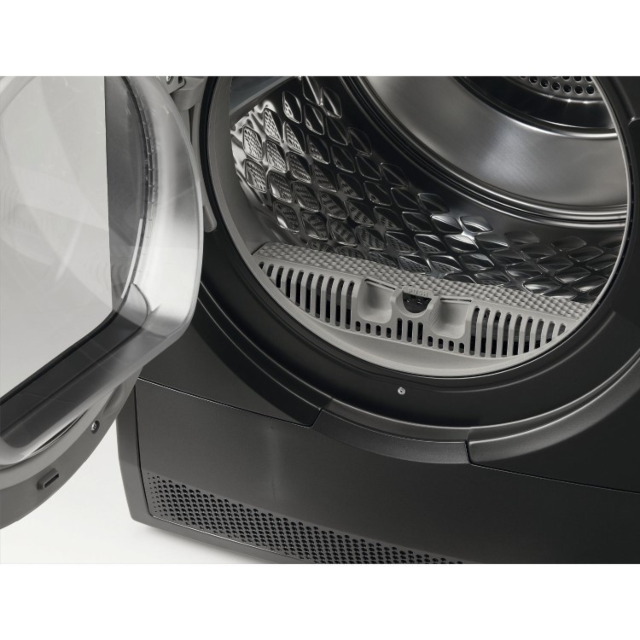 AEG TR749GU4B 
9kg Tumble dryer. 7000 Series, SensiDry technology. Easy iron, Bed linen and Refresh 