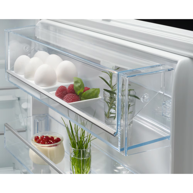 AEG TSC8M181CS 
Integrated No Frost Fridge Freezer, Cooling360, GreenZone+, ExtraChill Twin Tech+, 7