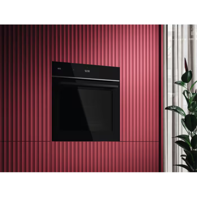 AEG TT9PB831AB 
Connected SenseCook Pyrolytic oven with 8inch CookSmart Touch+ control, Easy2Clean tray