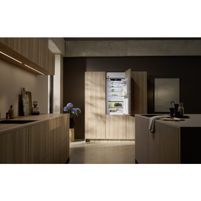 Liebherr ICBA5123 Fridge Freezer with BioFresh Tech