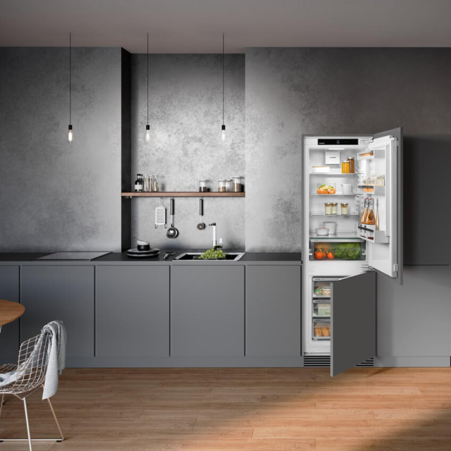 Liebherr IKGN51VE03 55.9cm 60/40 Integrated Frost Free Fridge Freezer 