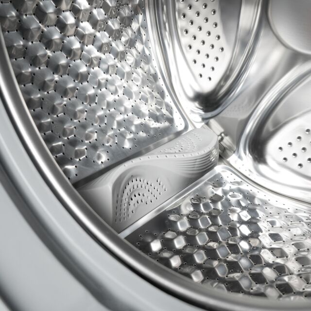Montpellier MBIWM814 8KG 1400RPM Integrated Washing Machine