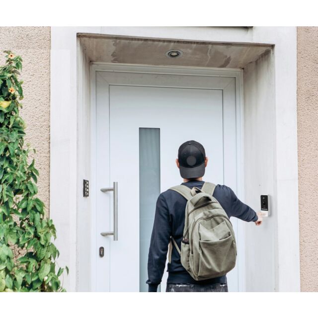 TP-LINK TAPOD230S1 Smart Battery Video Doorbell Camera Kit - White